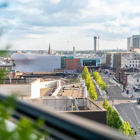 Luxe Two Bedroom - Centre - Large Balcony - Secure Parking 1001m Apartment Birmingham