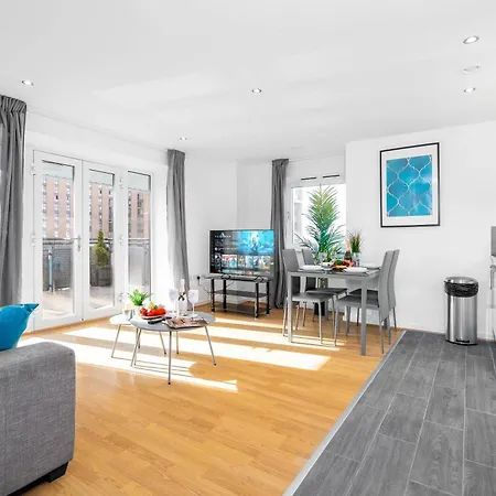 Luxe Two Bedroom - Centre - Large Balcony - Secure Parking 1001m * Birmingham